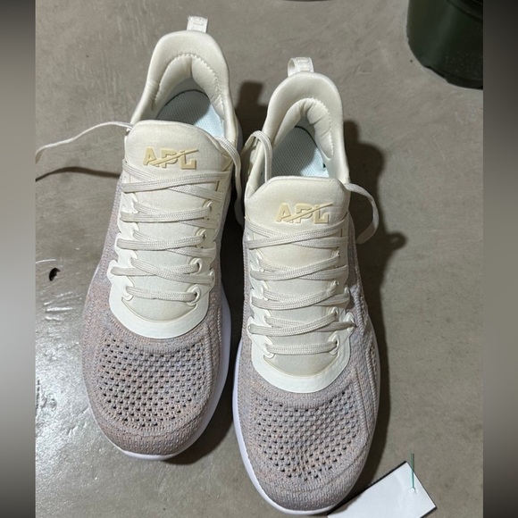 APL: Athletic Propulsion Labs TechLoom Tracer Sneaker - Picture 5 of 6